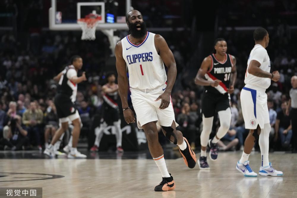 而湖人队则 而湖人队则